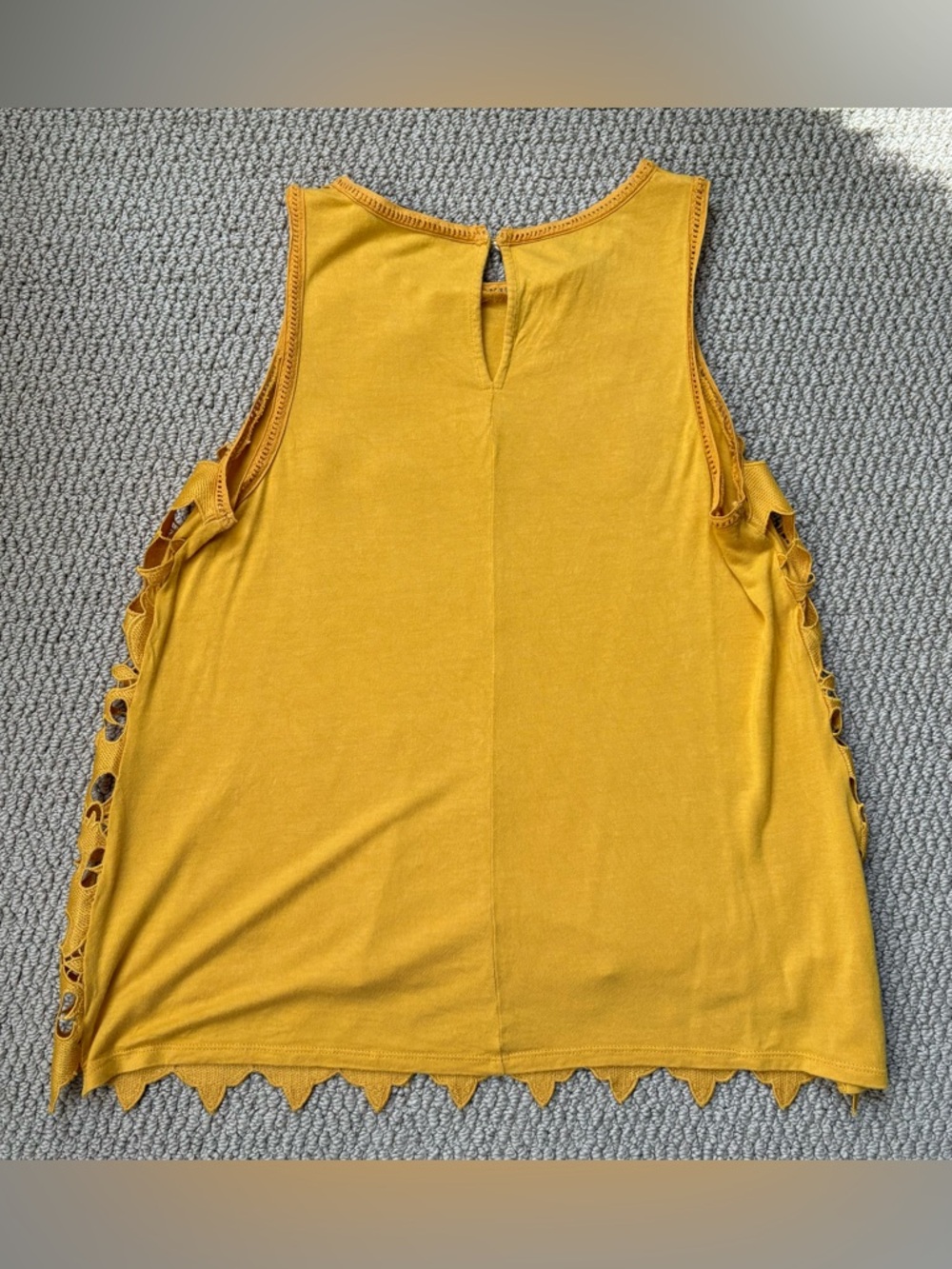 Loft Lace Tank - Picture 2 of 4